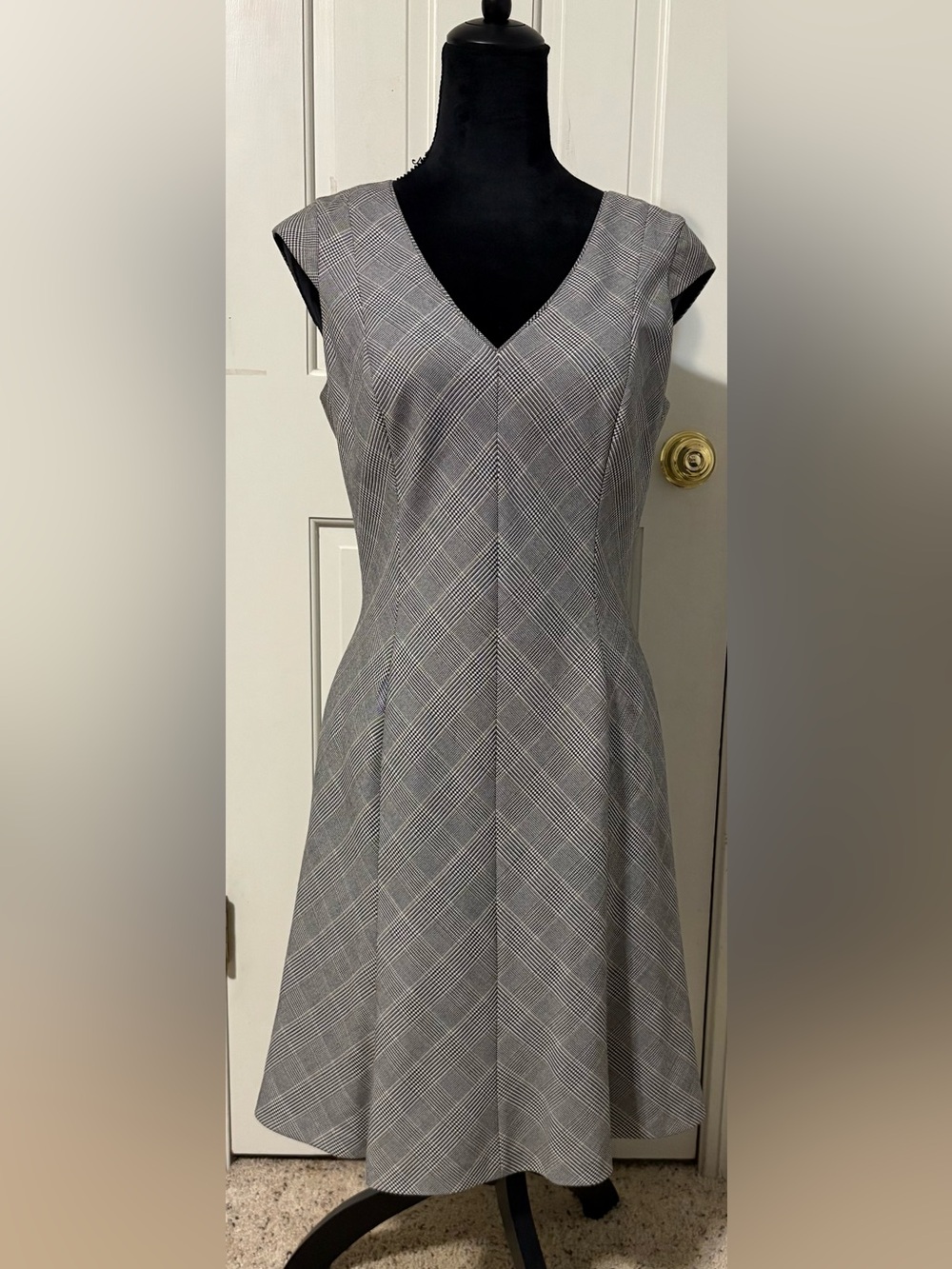 WHITE HOUSE BLACK MARKET V-Neck Grey Plaid A-Line Dress